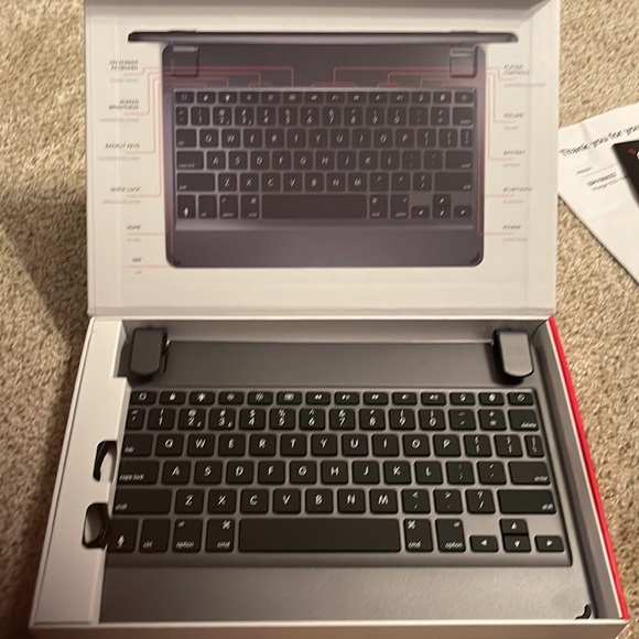 Brydge wireless keyboard for 10 inch iPad - Picture 4 of 4